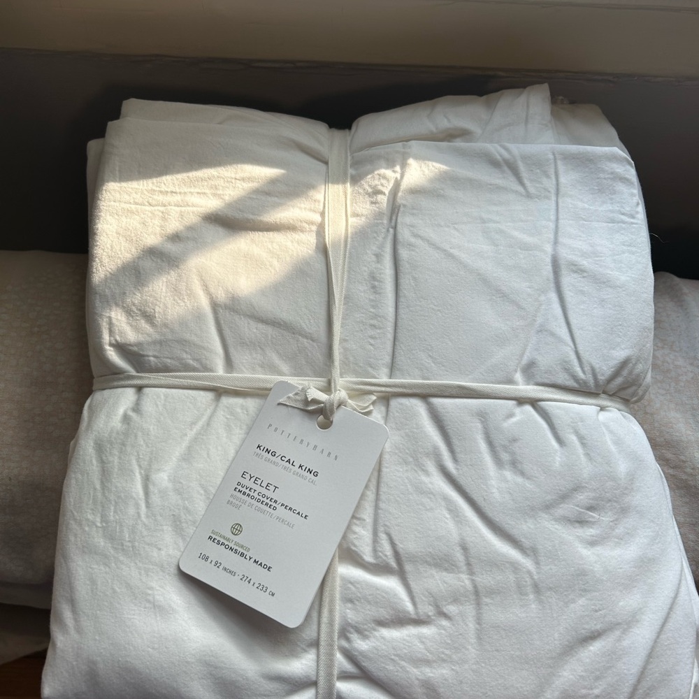 Pottery Barn King Eyelet Duvet Cover -Crisp White, Clean, Classy
